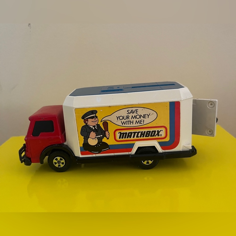 Matchbox Red and White Delivery Truck